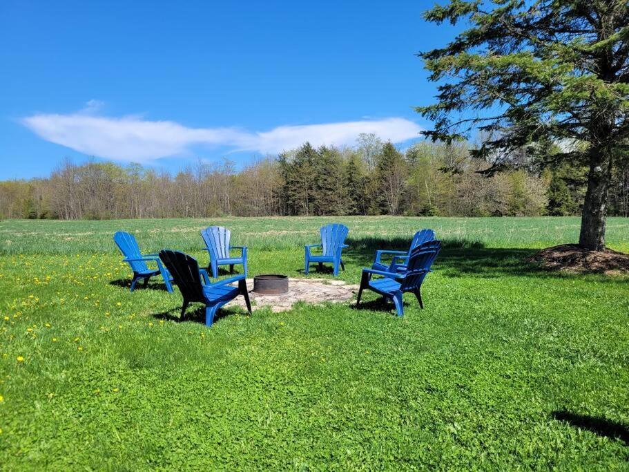 Family Friendly Cottage ☆Walking Distance To Beach Лайънс Хед Екстериор снимка