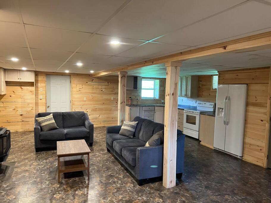 Family Friendly Cottage ☆Walking Distance To Beach Лайънс Хед Екстериор снимка