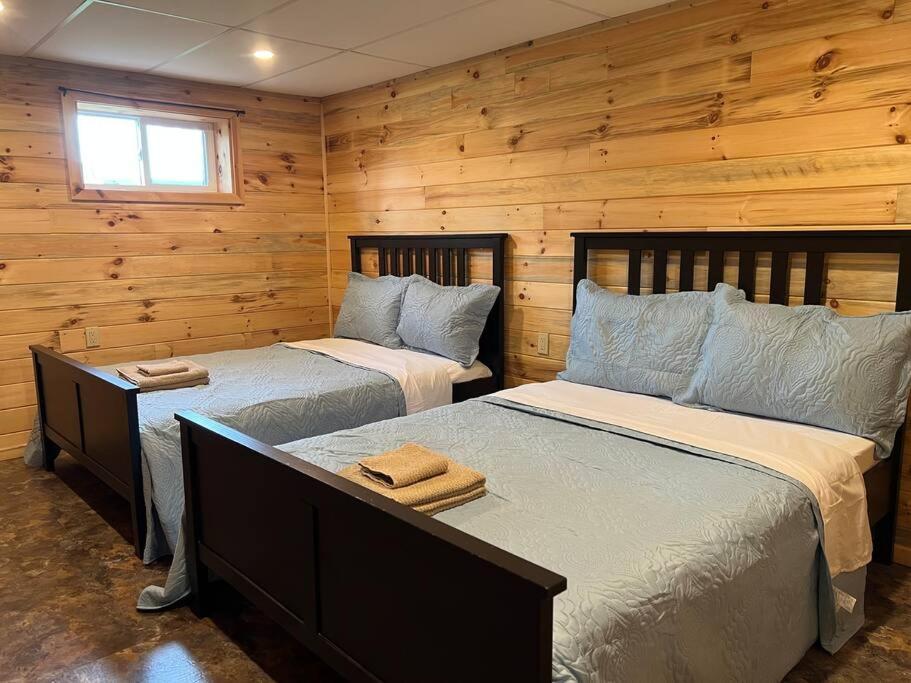 Family Friendly Cottage ☆Walking Distance To Beach Лайънс Хед Екстериор снимка