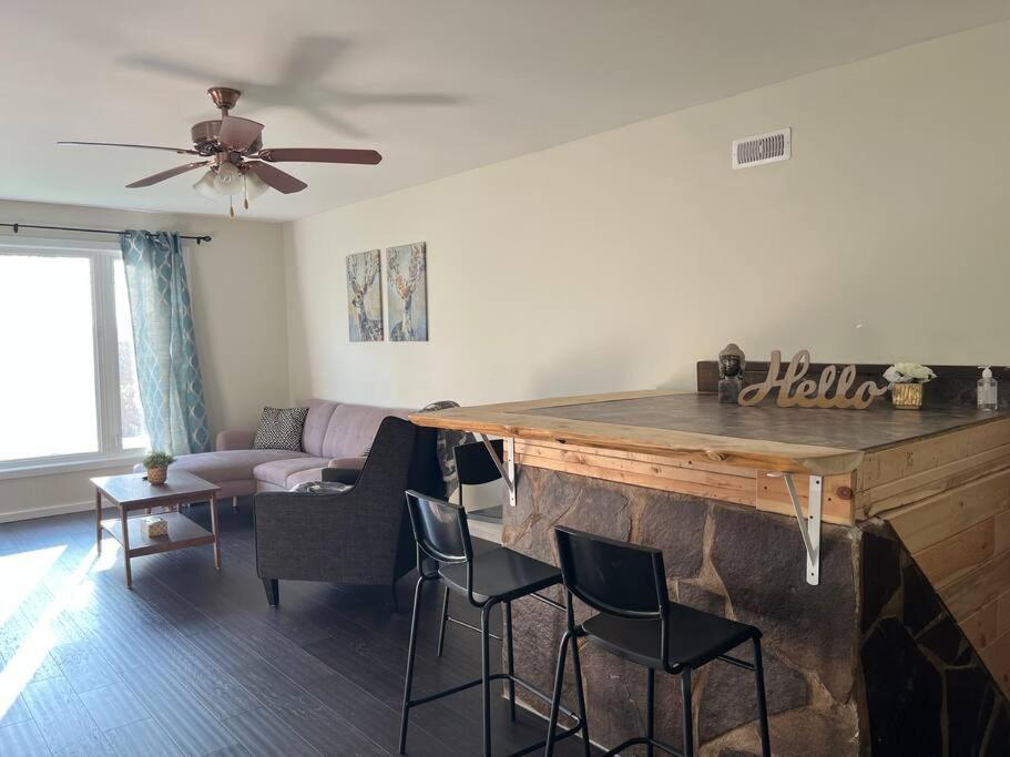 Family Friendly Cottage ☆Walking Distance To Beach Лайънс Хед Екстериор снимка